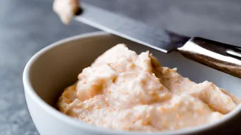 Salată de icre de crap, retrasă din Kaufland. Clienții sunt sfătuiți să returneze produsul, risc de Listeria monocytogenes