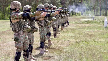 Câţi bani primeşti dacă faci stagiul militar, în România? Pregătirea durează patru luni