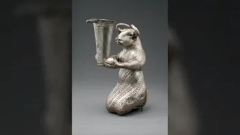 „Taurul care îngenunchează”, statuia misterioasă care nu-i nici om, nici animal. Ce semnificație are în spate, de fapt
