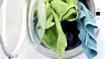 Temperatura ideală pentru a spăla prosoapele. Aşa se dezinfectează şi nu mai miros urât