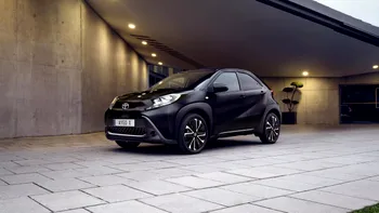 Toyota Aygo X Full Hybrid 2025, consum record de 30 km cu un litru în oraș. Cât va costa, cu aproximație, noua hibridă a gigantului auto japonez