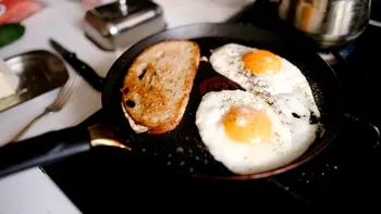 Trei bucătari, acelaşi răspuns. Ingredientul pentru cele mai bune ouă ochi, dezvăluit de chefi celebri