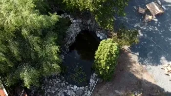 Un băieţel de 2 ani a murit înecat într-un iaz, deşi era în cadrul unei creşe private. Cum s-a întâmplat tragedia?