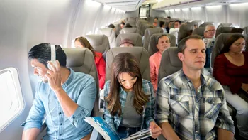 Un pasager s-a oferit să schimbe locul în avion pentru un cuplu. A regretat imediat gestul frumos pe care a vrut să-l facă