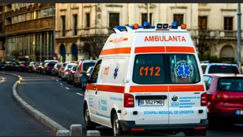 Accident cu ambulanţă la Piaţa Leu din Bucureşti. Un asistent medical și o șoferiță au fost răniți