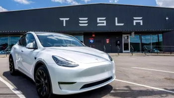 Tesla lansează versiuni mai accesibile pentru Model 3 și Model Y