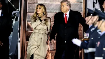Apariție surpriză a Melaniei Trump la sosirea în Marea Britanie. Cuplul prezidențial american, surprins într-un moment rar pentru ultima perioadă. Foto