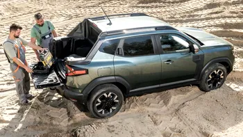 Dacia aduce în România noul Duster Pick-Up: utilitar cu dublă cabină, motorizări hibride și dotări moderne