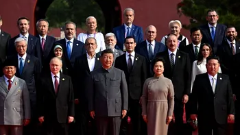 Ţinuta aleasă de Viorica Dăncilă pentru întâlnirea cu Vladimir Putin a atras atenţia. Detaliul care se observă imediat în fotografia de grup