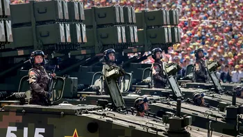 China își prezintă noile arme de înaltă tehnologie la parada militară. Așa vezi că sunt o forță în lume