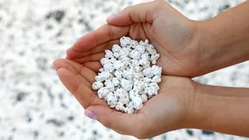 Plaja cu nisip „popcorn