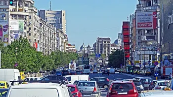 Primăria Capitalei vrea să reducă aglomerația. Accesul mașinilor de marfă și de gunoi ar putea fi restricționat