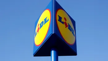 Lidl recompensează clienții care returnează ambalaje SGR. Cum poţi obţine un cupon de 25 de lei pentru sticlele reciclate