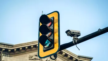 Belgia și Olanda testează viitorul traficului: semafoare care se schimbă pe verde direct din telefon