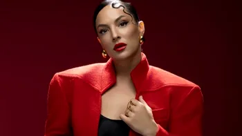 Cine este Tania Turtureanu, artista care o înlocuieşte pe Irina Rimes la meciul România - Republica Moldova? Cântăreaţa va interpreta imnul ţării vecine