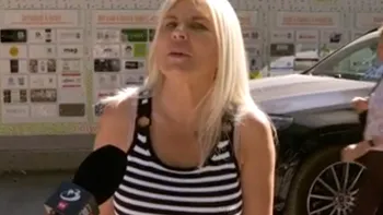 Elena Udrea, deranjată de jurnalişti în prima zi de şcoală a Evei. 