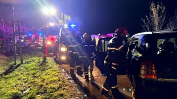 Accident grav în județul Mureș: două mașini s-au ciocnit, 11 persoane au avut nevoie de îngrijiri medicale