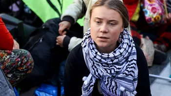 Cunoscuta activistă Greta Thunberg și alți voluntari, reținuți de armata israeliană după ce a interceptat mai multe ambarcațiuni cu ajutor pentru Gaza