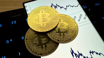 Bitcoin și Ethereum, sabotate de Donald Trump. Cât de mult s-a prăbușit piața criptomonedelor într-un timp record