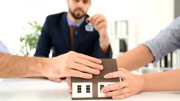 Ce drept are fostul soț asupra terenului moștenit pe care s-a construit o casă comună