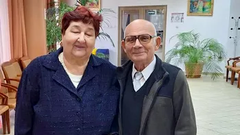 Doi bucureşteni de 93 şi 79 de ani care s-au căsătorit la starea civilă a Primăriei Sectorului 2 dovedesc că iubirea nu are vârstă. Imagini cu cei doi proaspăt căsătoriţi