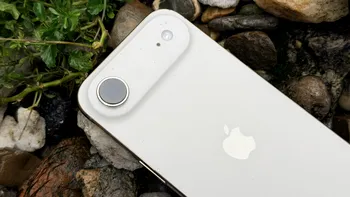 Țeapă de 2.800 de lei pe Vinted: un român a primit o poză cu iPhone 16 Pro Max în locul telefonului real