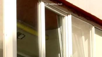 O clujeancă şi-a închis balconul cu tot cu ţeava de gaze. Autorităţile i-au dat 15 zile să demoleze construcţia