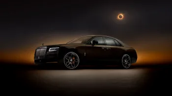 Rolls-Royce lansează, la aniversarea de 100 de ani a modelului Phantom, 25 de mașini de lux la care muritorii de rând pot doar visa