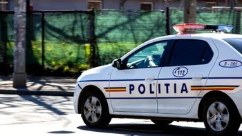 Scandal într-un mall din București: două femei au furat haine și au bătut angajatele. A fost nevoie de 3 oameni pentru a o stăpâni pe una dintre ele