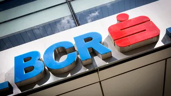 Schimbări majore pentru clienții BCR. Comisioane mai mari și noi reguli la tranzacții începând cu 8 decembrie