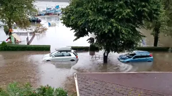 Stare de urgență în Bulgaria. Turiști și localnici evacuați din Burgas în urma unor inundații masive. Sistemul BG-ALERT a fost activat