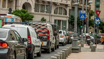 Taxă nouă pentru șoferii care vin în București. Primăria Capitalei vrea să aplice o rovinietă locală