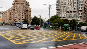 Un nou marcaj rutier în București schimbă regulile în intersecții. Ce trebuie să faci ca să nu iei amendă