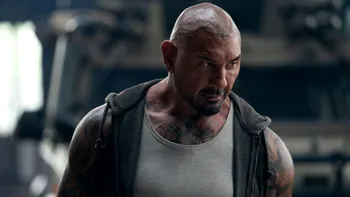 REVIEW „Afterburn/După Apocalipsă” – explorare critică a unui peisaj cinematografic post-tehnologic. Blockbuster distopic, între ambiție vizuală și eșec narativ