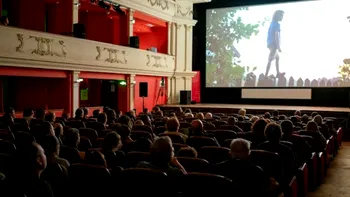 Cele mai importante filme de la Astra Film Festival pot fi vizionate online: „Portretul unui tată confuz” impresionează prin sinceritate și vulnerabilitate