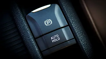 Ce este butonul Auto Hold la o maşină? Modul în care se foloseşte corect