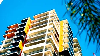 Bloc construit din panouri prefabricate sau din cărămidă? Care este mai rezistent