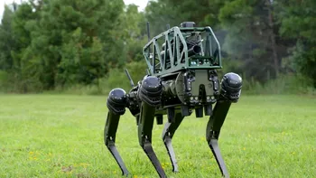 Câinele-robot cu inteligență artificială care poate lansa grenade. Cum ajută tehnologia de ultimă oră armata, de fapt?