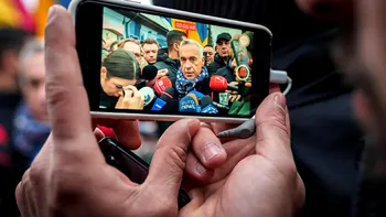 Ascensiunea influențatorilor politici și dilema reglementării: cum se schimbă jocul democrației în era digitală
