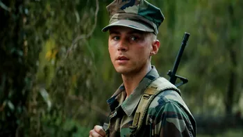 REVIEW Boots, serialul Netflix care a împărțit internetul în două. De ce nu există cale de mijloc cu el?