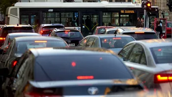 Restricții pentru vehiculele de aprovizionare, curierat și salubrizare la anumite ore, în Bucureşti. Proiect: 
