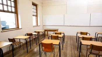 Mai multe licee cu predare în limba română se închid în regiunea Cernăuți. Comunitatea românească din Ucraina se revoltă