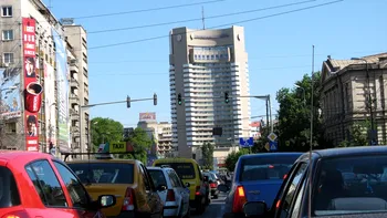 Cât ar putea plăti pe zi şoferii care intră în Bucureşti cu maşini înmatriculate în alte judeţe? Suma, stabilită în funcţie de tipul autoturismului