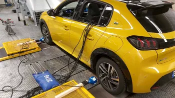 Germanii de la ADAC au testat câmpurile electromagnetice ale mașinilor electrice: concluziile care risipesc o teamă veche