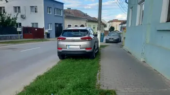 Ce amendă riști dacă parchezi pe spațiul verde. Noile sancțiuni din Codul Rutier 2025