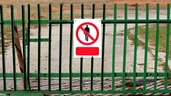 Ce prevede Codul Civil dacă un proprietar îți blochează intrarea pe teren. Procedura legală
