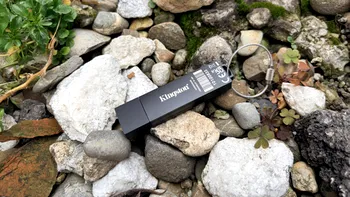 REVIEW Kingston IronKey D500S - probabil cel mai sigur stick USB din lume pentru cele mai sensibile și prețioase informații. Cât costă securitatea ”Made in USA”, la ce ajută