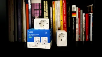 REVIEW Priză inteligentă Tapo P110 - probabil cea mai simplă, ieftină și utilă soluție pentru a face economie la energie. Așa înțelegi cât curent plătești, deși nu ar trebui