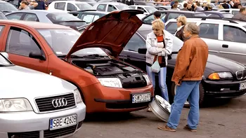 Românii se uită de două ori și la o Dacia nouă, de mărci străine nici nu mai vorbim. Cu cât au scăzut înmatriculările și ce spune asta despre piața auto în 2025