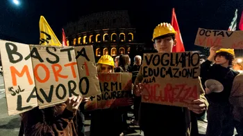 Marş în tăcere pentru românul care a murit în turnul prăbuşit la Roma. Mesajul transmis de soţia lui Octav Stroici. Imagini emoţionante